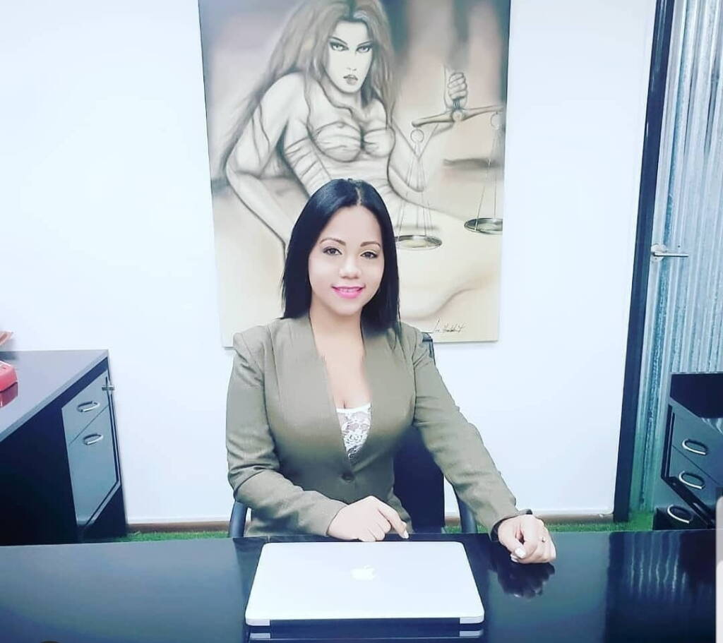 Rebeca Henriquez abogada