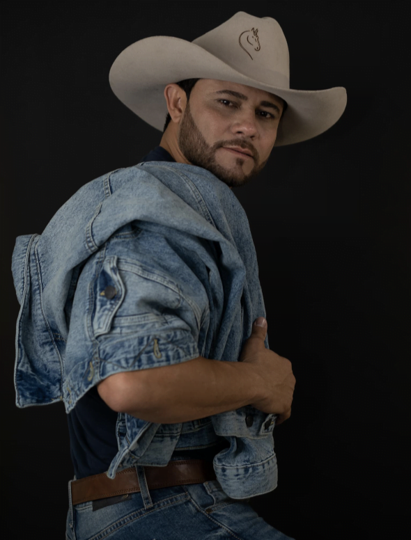 César Reyes - Noticias, Noticias VEEM - VEEM Magazine